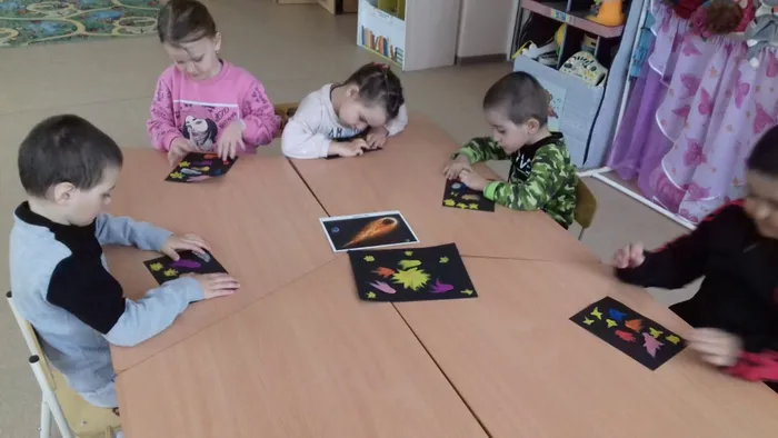 изодеятельность Звезды это здорово средняя группа в средней группе.jpg